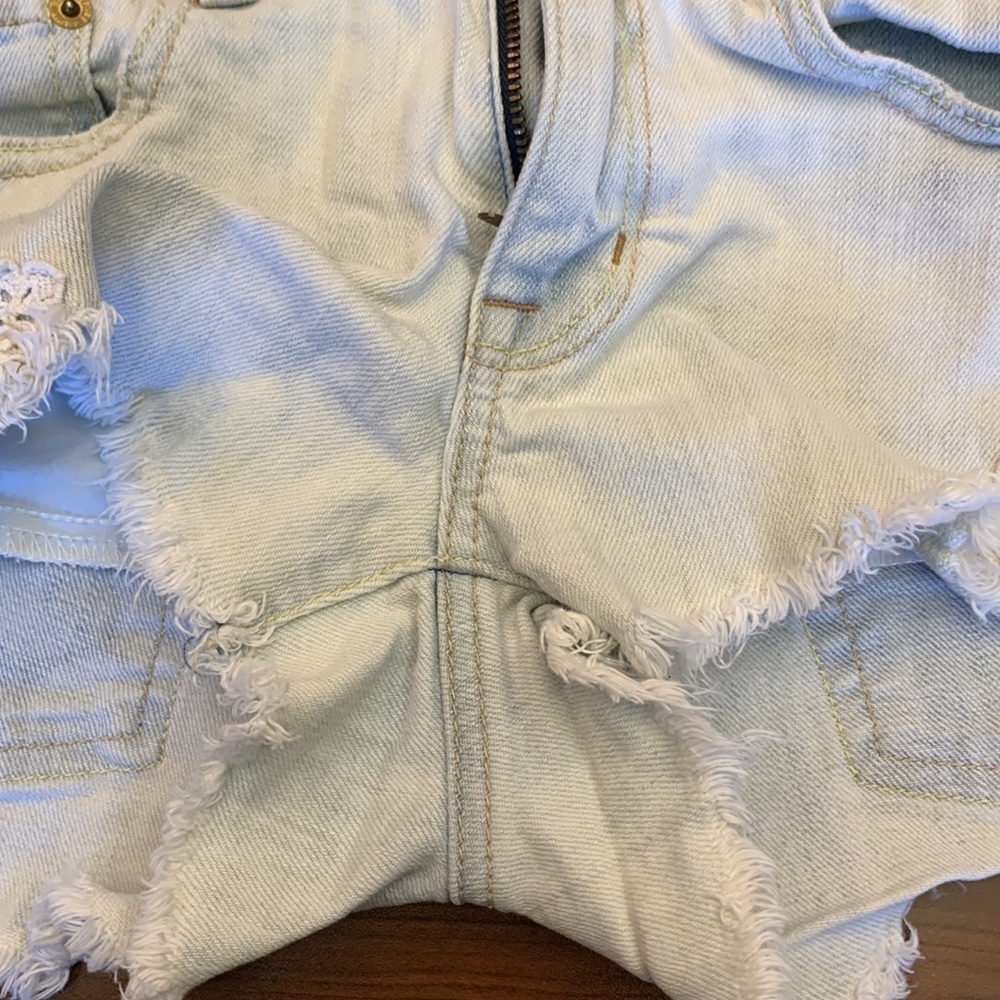 AEO Light Wash Jean Short with Crochet Side Detail - Picture 9 of 14